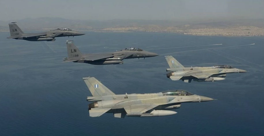 Ο Αμερικανικός Στόλος στην κυπριακή ΑΟΖ & η Αμερικανική Αεροπορία στο Αιγαίο – Μπλόκο ελληνικών μαχητικών και F-15 των ΗΠΑ στην Τουρκία – Ότι άλλο πετάει… καταρρίπτεται